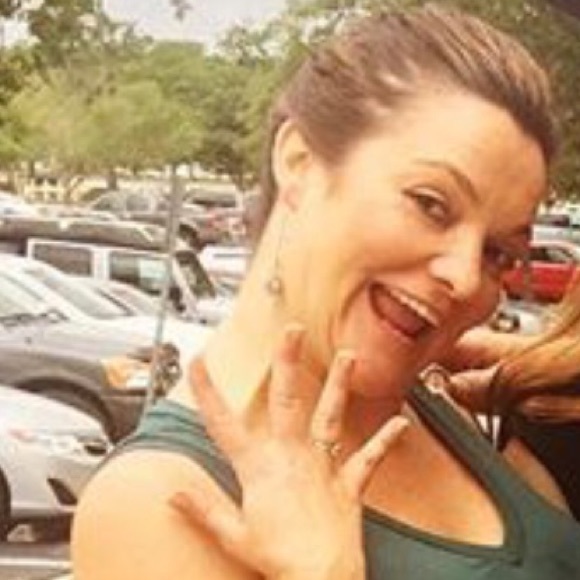 Profile Picture of Candice Guerrant (@candyg80) on Poshmark