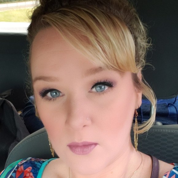 Profile Picture of Candy Julian (@candyjulian) on Poshmark