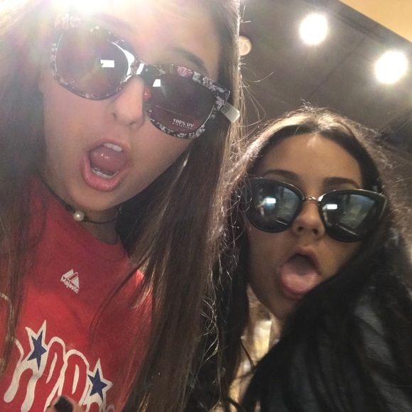 Profile Picture of Ivana Antolovic (@ivanaaantolovic) on Poshmark