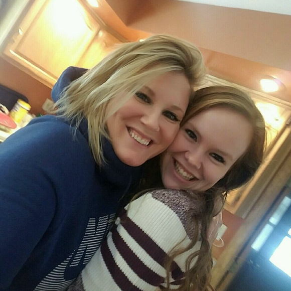 Tara Sobecki - Poshmark Profile Picture of Tara Sobecki (@tarasobecki88) on Poshmark