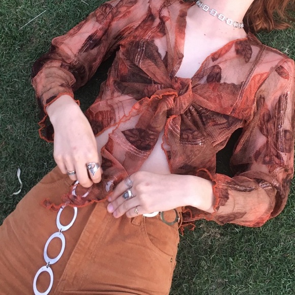 Profile Picture of Ashleigh Kurtev (@majorthreads) on Poshmark