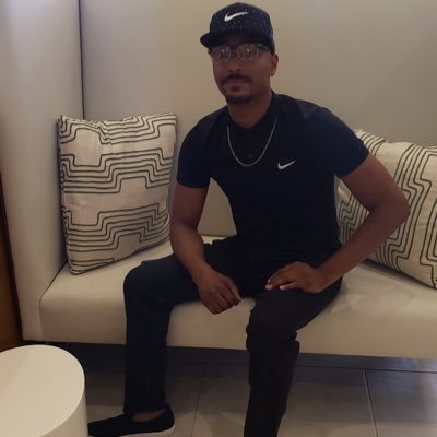 Profile Picture of I Want A Stunt Moment Like Robert Horry (@Me4Example) on Twitter