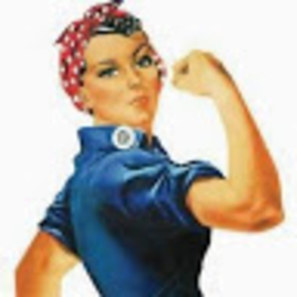 Profile Picture of Laura Connelli (@ladico) on Poshmark