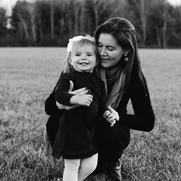 Profile Picture of Liz Guiney (@efinan5f) on Poshmark