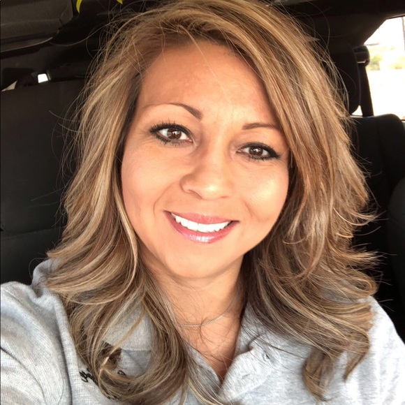 Profile Picture of Nancy Natividad (@nancyncastro) on Poshmark