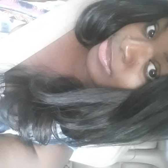 Profile Picture of Makeda Smith (@mssmithy1219) on Poshmark