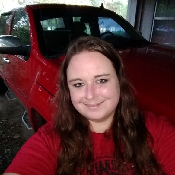 Profile Picture of Teresa Manning (@teresa_manning) on Poshmark
