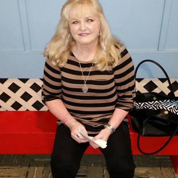 Profile Picture of Tammy Andoe (@ctkaa1) on Poshmark