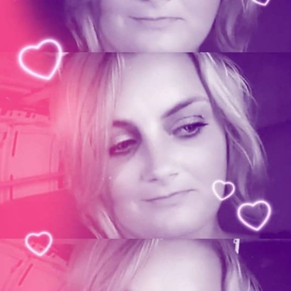 Profile Picture of Amber Bradley (@martinamber2016) on Poshmark
