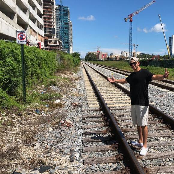 Profile Picture of Michael Mercedes (@papo2201997) on Poshmark