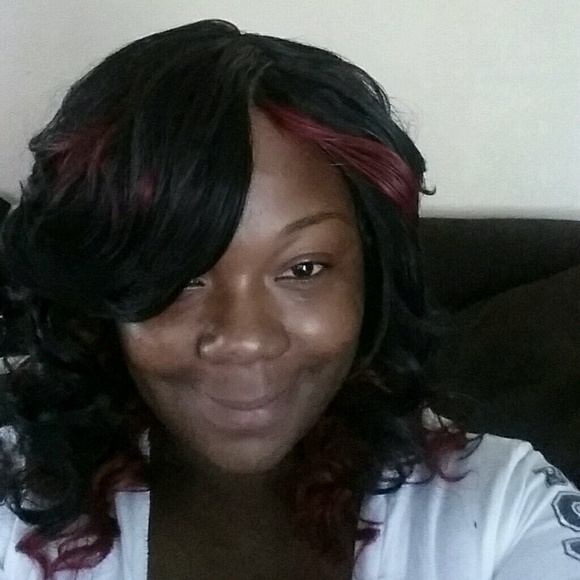 Profile Picture of Stephanie Brimley (@lil_baby27) on Poshmark