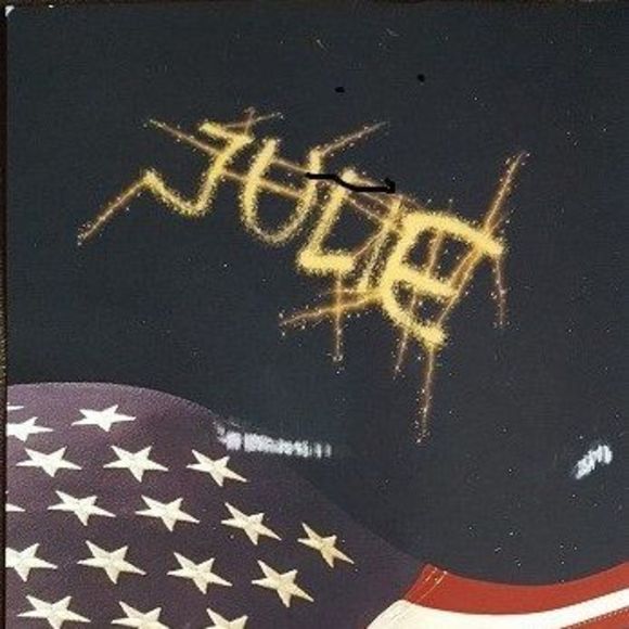 Profile Picture of Julie Rieper (@rylie1112) on Poshmark