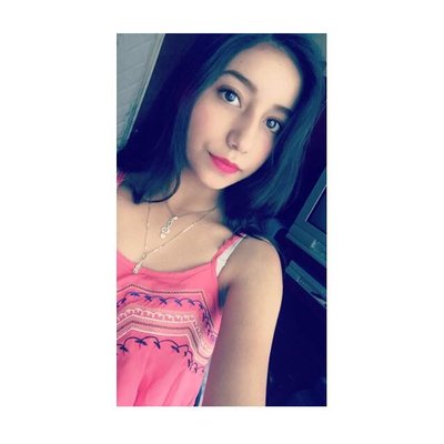 Profile Picture of Laura Becerra (@laurabecerra732) on Twitter