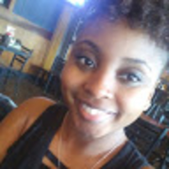 Kenisha Tyler - Poshmark Profile Picture of Kenisha Tyler (@kenishatyler40) on Poshmark