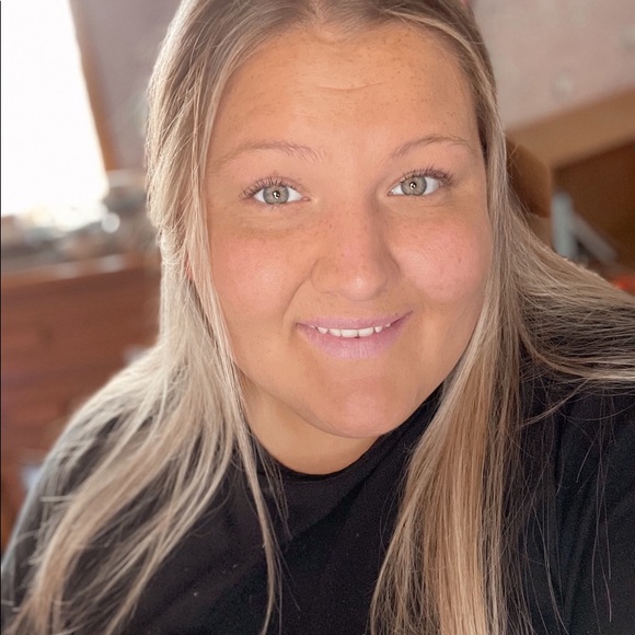 Profile Picture of Jensen Amyotte (@amyotte481) on Poshmark