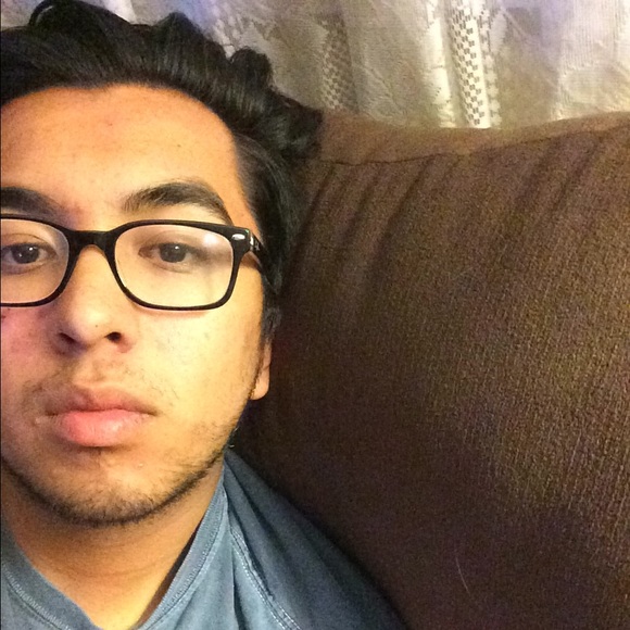Profile Picture of Alejandro Rivera (@abrivera96) on Poshmark