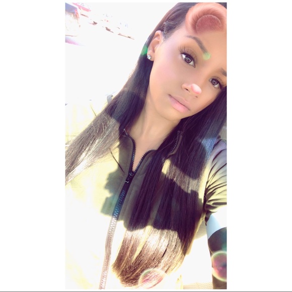 Profile Picture of Justine Mcclendon (@justinejmcc) on Poshmark