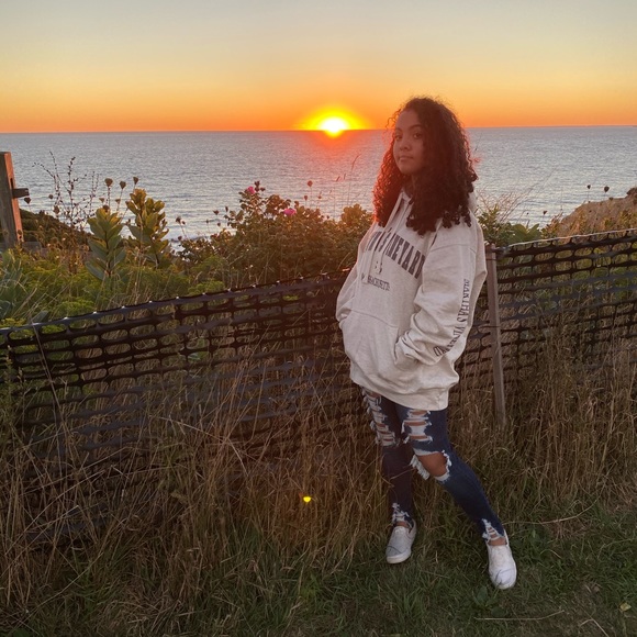 Profile Picture of Leiliane Dias (@leilianedias) on Poshmark