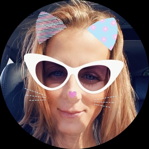 Profile Picture of Hughes Janice (@jlhughes65) on Poshmark