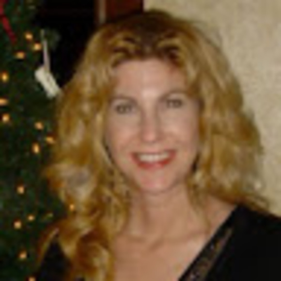 Profile Picture of Dawn Ruminski (@dmruminski) on Poshmark