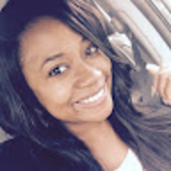 Profile Picture of Jeanette Robinson (@nettie0502) on Poshmark