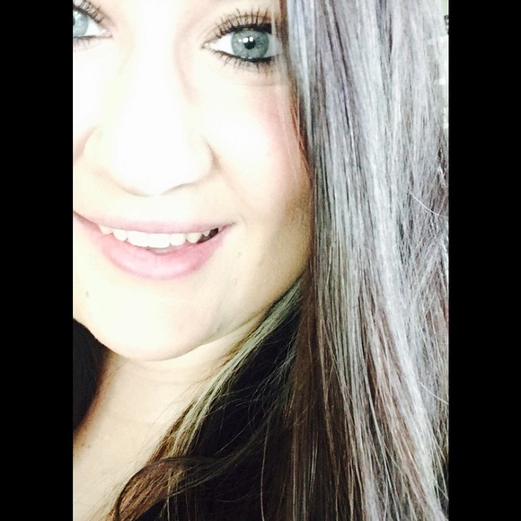 Profile Picture of Carrington Belcher (@carringtonmb) on Poshmark