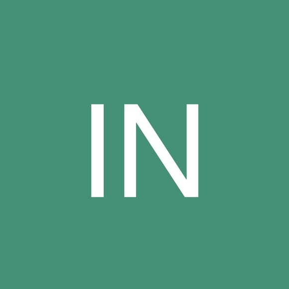 Profile Picture of Ina Navien (@inanavien) on Poshmark