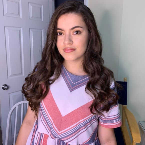 Profile Picture of Valeria Tabares (@valeriatabares) on Poshmark