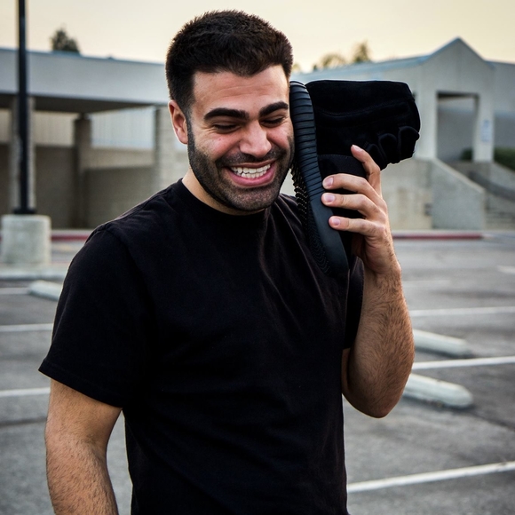 Profile Picture of Christopher Abraham (@assyriantowra89) on Poshmark