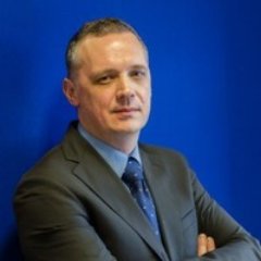 Profile Picture of Anthony Holmes  💙 (@AnthonySHolmes) on Twitter