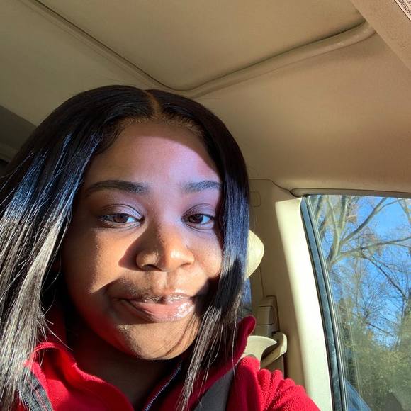 Profile Picture of Alexus Marshelle (@marshelle28) on Poshmark