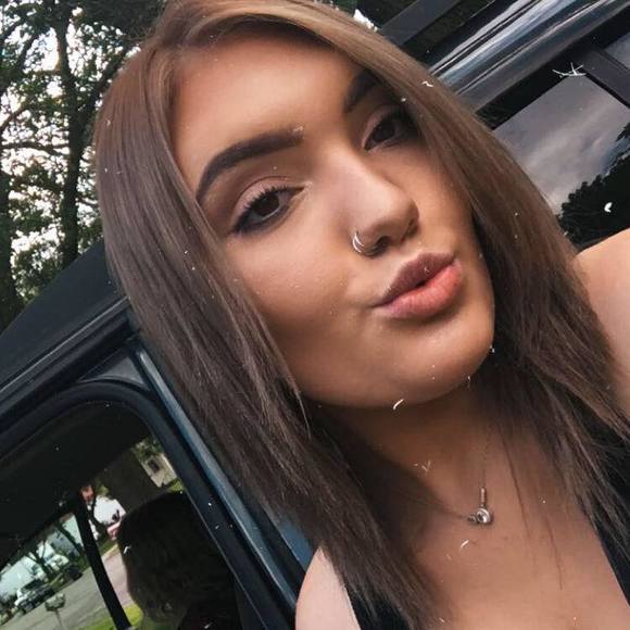 Profile Picture of Avery Hagmann (@averylynn02) on Poshmark