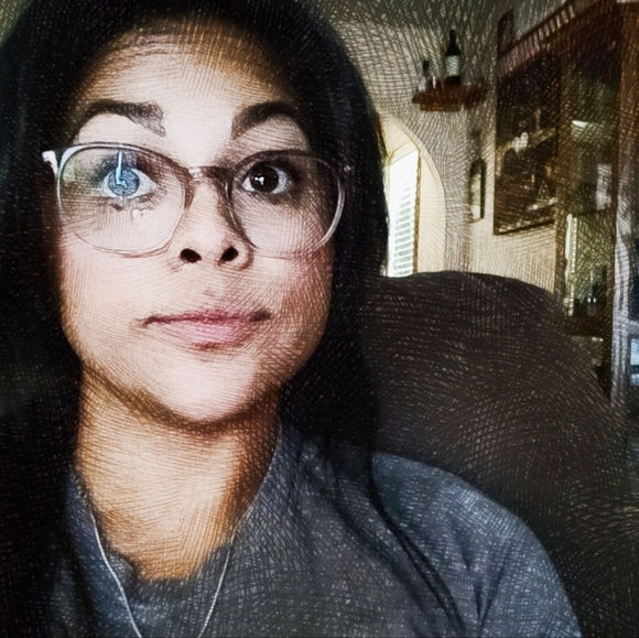 Profile Picture of Gabrielle Matthieu (@gabrielle8377) on Poshmark