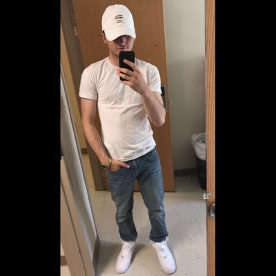 Profile Picture of Michael Cirrincione (@dj_Husssss) on Twitter