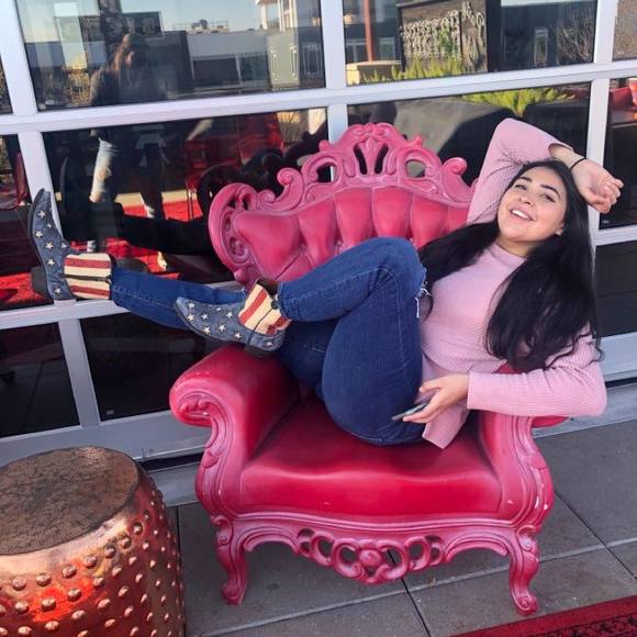 Profile Picture of Bernice Rocha (@chantelb1996) on Poshmark