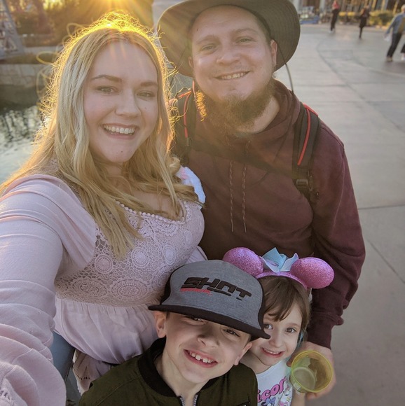 Profile Picture of Katie Stinedurf (@kikkitykatie) on Poshmark