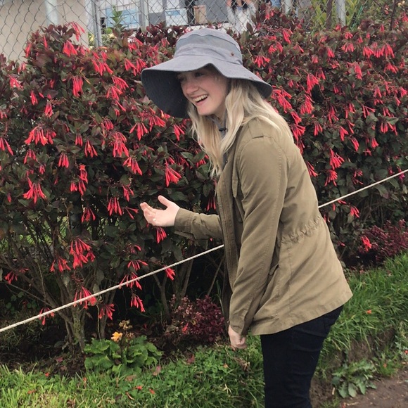 Profile Picture of Caitlyn Huckabaa (@chuckabaa) on Poshmark