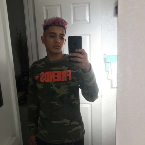 Profile Picture of Carlos Grageda (@carlos32caro) on Poshmark