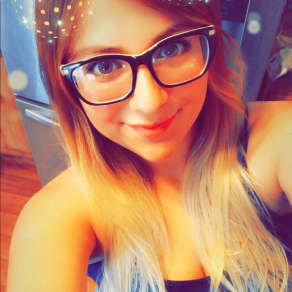 Profile Picture of Julisa Ramos (@julisa_ramos) on Poshmark