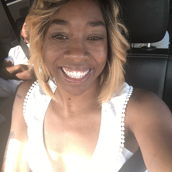 Profile Picture of Uzoma Anuma (@uanum652022) on Poshmark