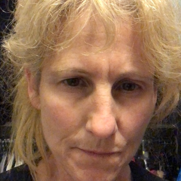 Profile Picture of Stacia Camby (@staciacamby) on Poshmark