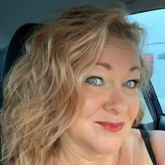 Profile Picture of Tonya Jimenez (@trjimenez67) on Poshmark