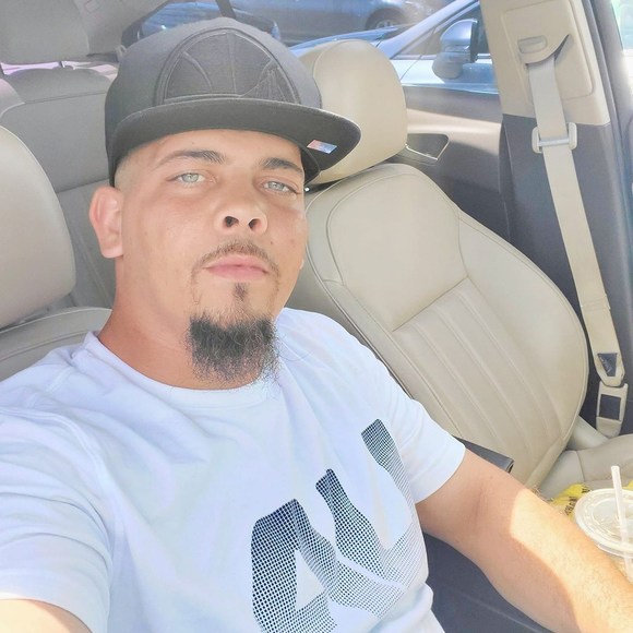 Profile Picture of Jonathan Graham (@allen1166) on Poshmark