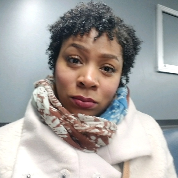 Profile Picture of Tosha Jones (@taddatat) on Poshmark