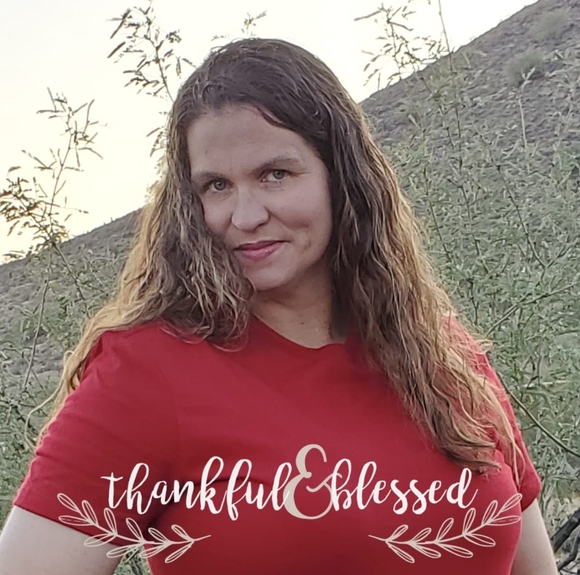 Profile Picture of Jessica Perreault (@jperreault421) on Poshmark