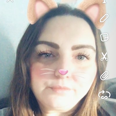 Profile Picture of Debbie Leigh Fiddler (@LeighFiddler) on Twitter