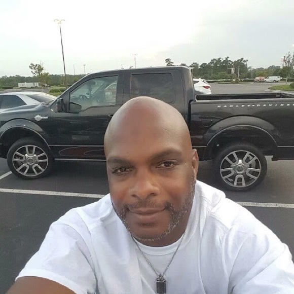 Profile Picture of Richard Willis (@rickwillis1) on Poshmark