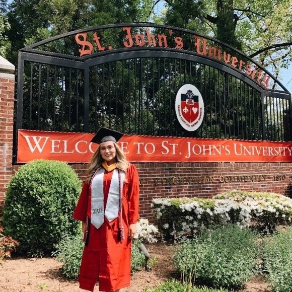 Danielle Drugan - Poshmark Profile Picture of Danielle Drugan (@danielledrugan) on Poshmark