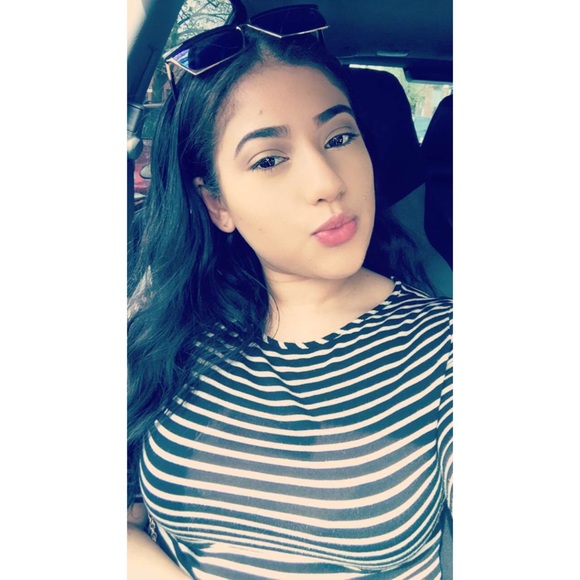 Profile Picture of Gileidy Jiminian (@hgileudy123) on Poshmark