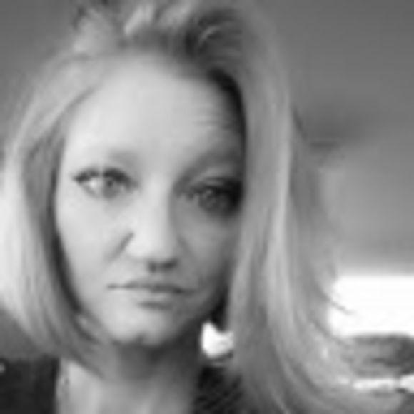 Profile Picture of Ashley Penserum (@ashleypenserum) on Poshmark
